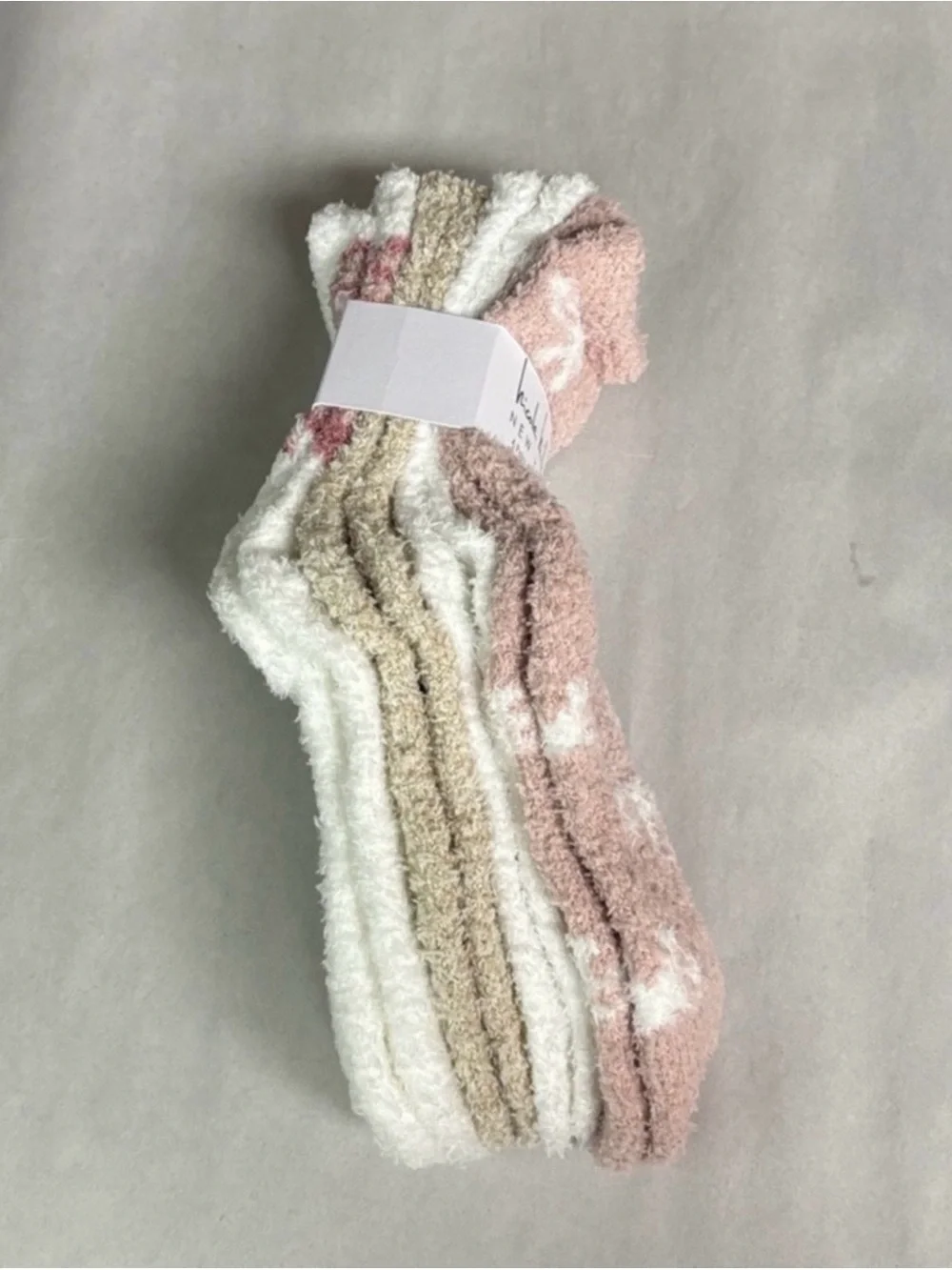 New Nicole Miller Socks Women’s 4 Pair Soft Warm Fuzzy Cozy Plush Slipper Socks